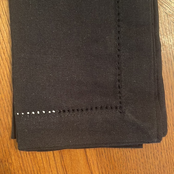 Set of 8 Black Hemstitch Oversized Napkins - Picture 2 of 3